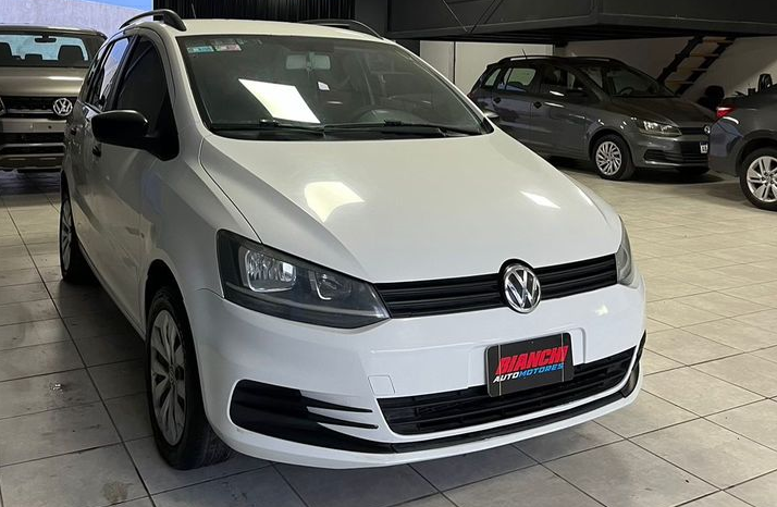 
								Usado 2015 Volkswagen Suran full									